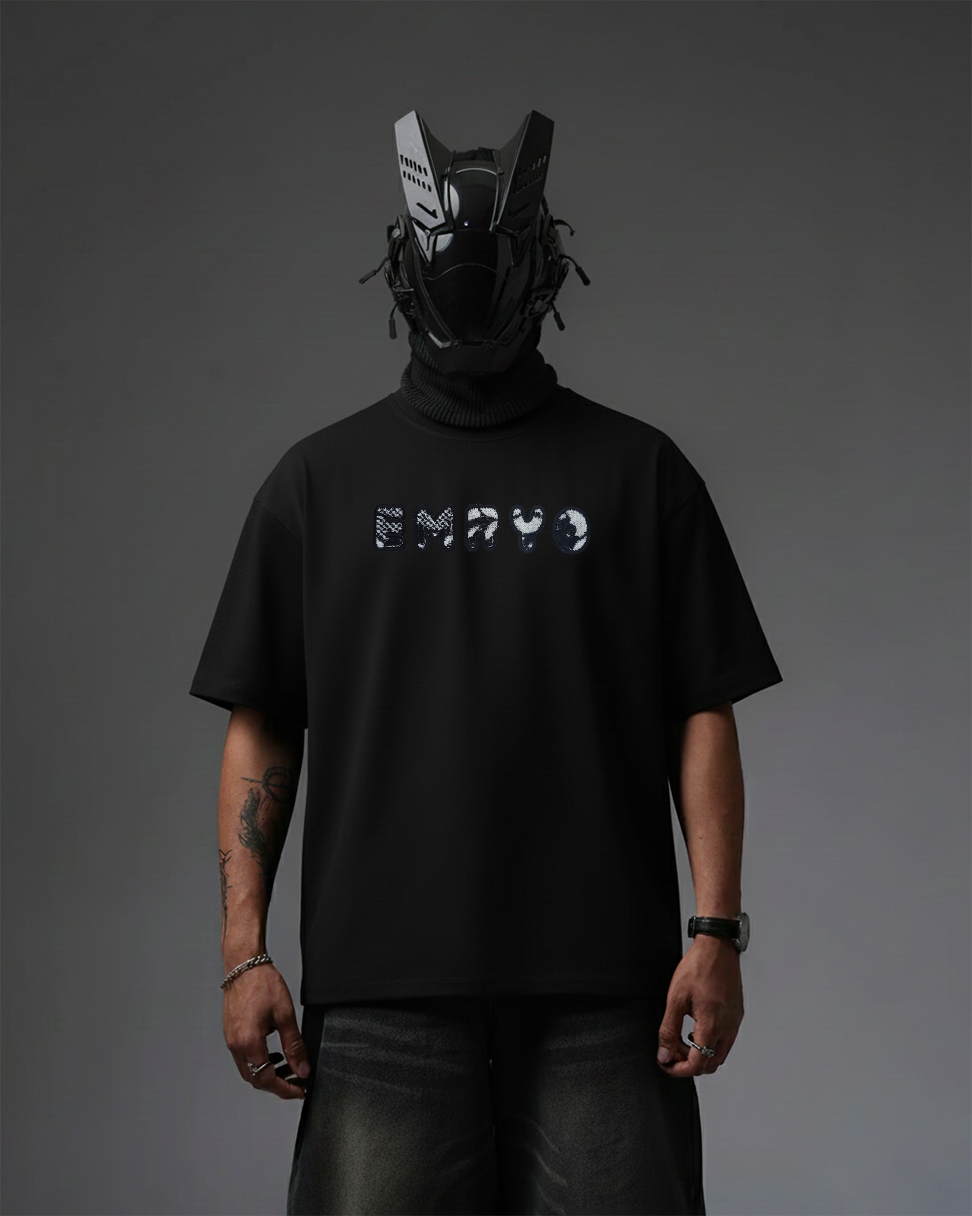 EMRYO APPLIQUE EMBROIDERY OVER-SIZED T SHIRT