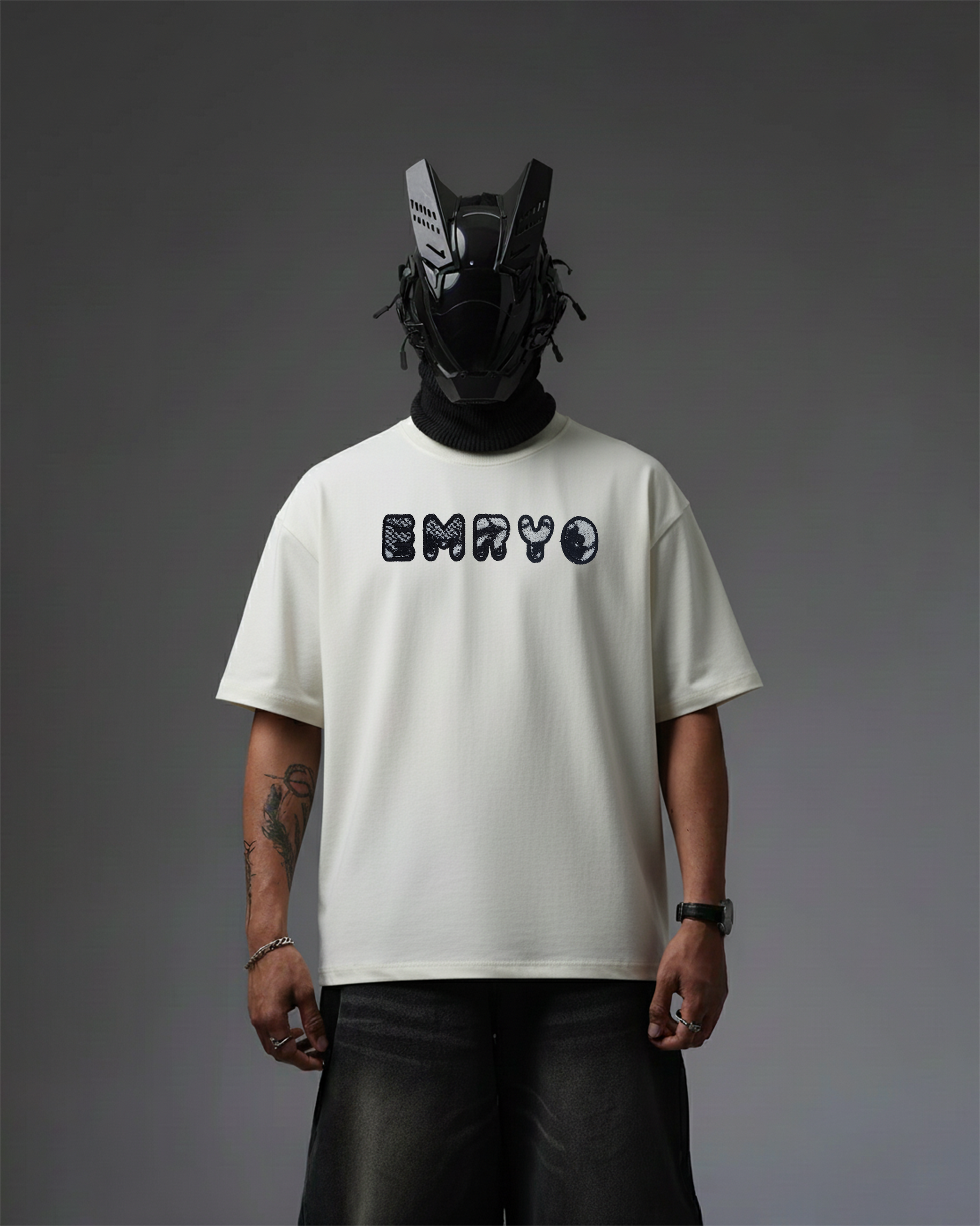 EMRYO APPLIQUE EMBROIDERY OVER-SIZED T SHIRT
