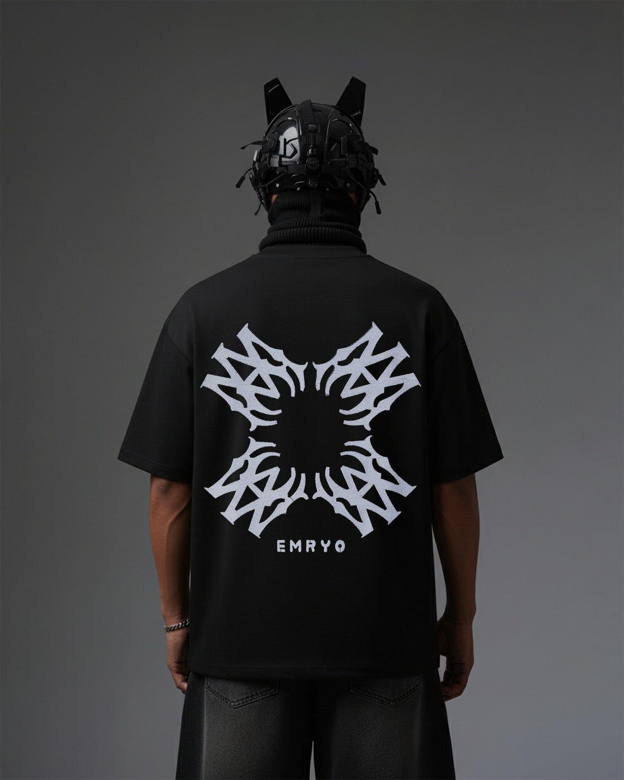 EMRYO CIRCLE EMBROIDERY OVER-SIZED T SHIRT