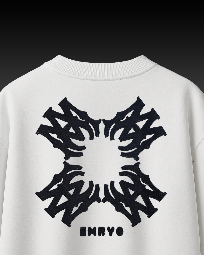 EMRYO CIRCLE EMBROIDERY OVER-SIZED T SHIRT