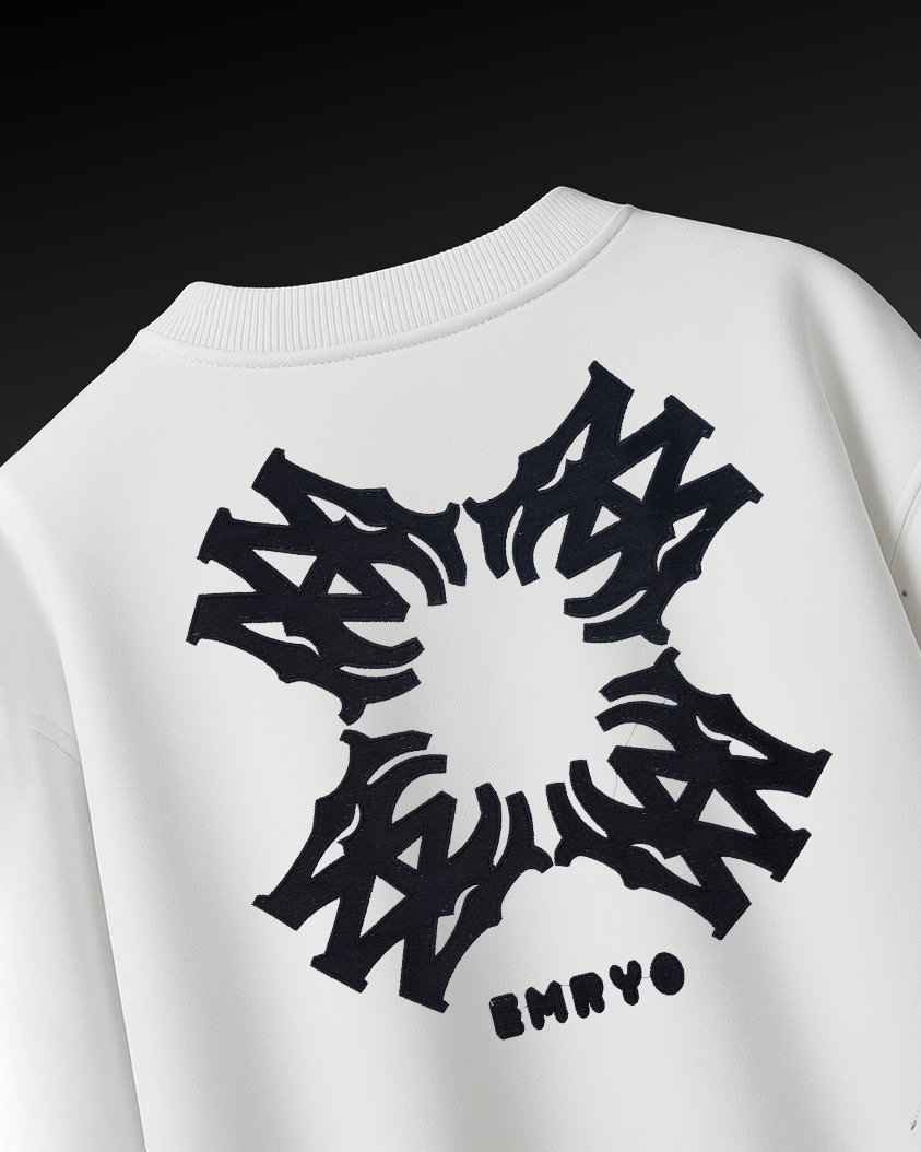 EMRYO CIRCLE EMBROIDERY OVER-SIZED T SHIRT