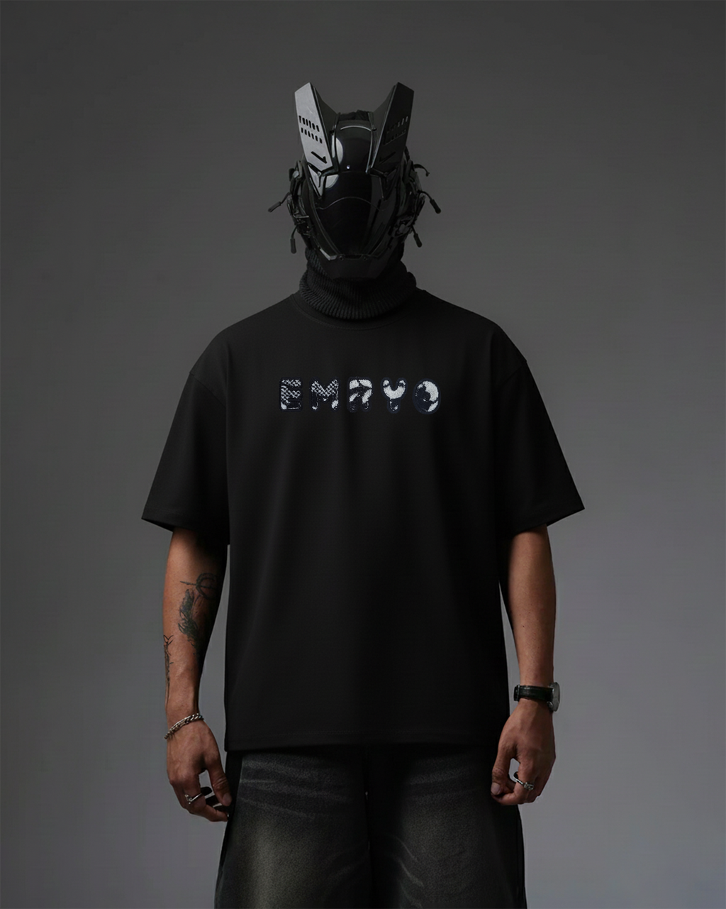 EMRYO APPLIQUE EMBROIDERY OVER-SIZED T SHIRT