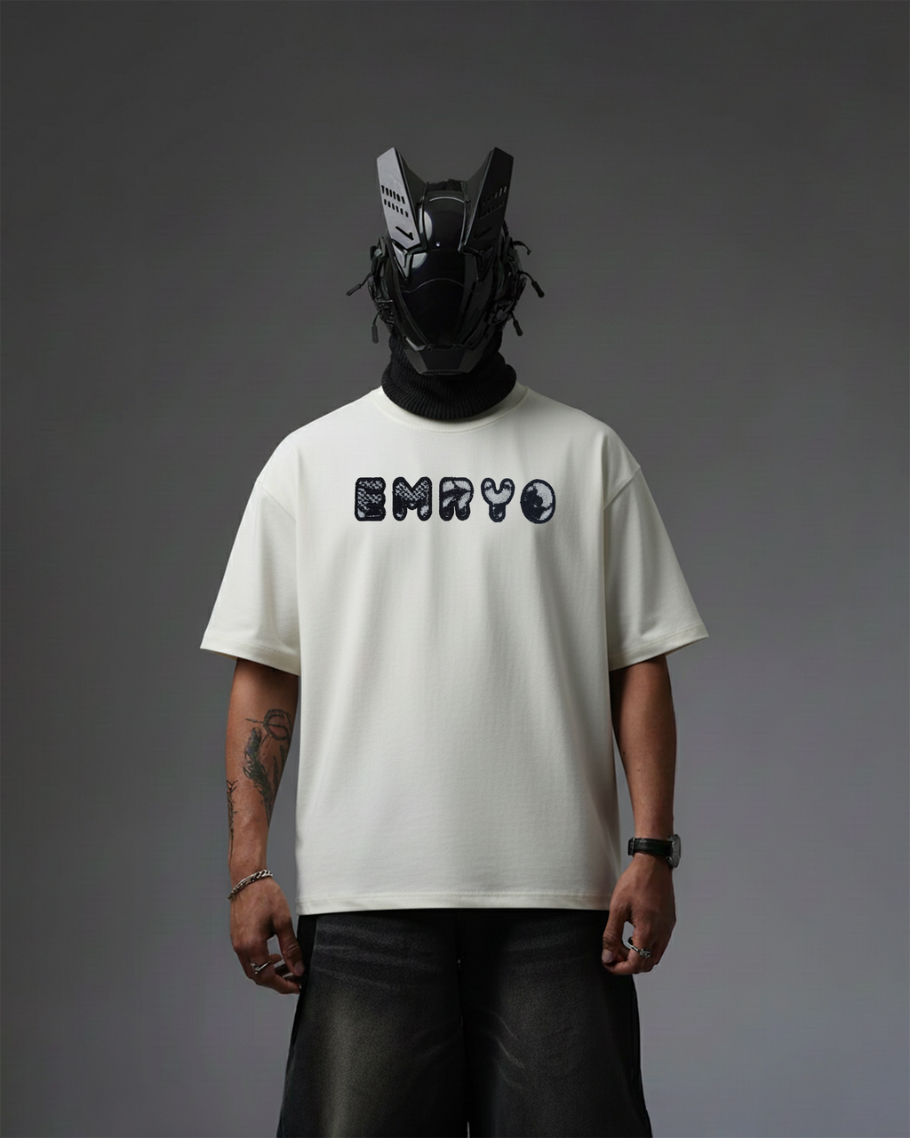 EMRYO APPLIQUE EMBROIDERY OVER-SIZED T SHIRT