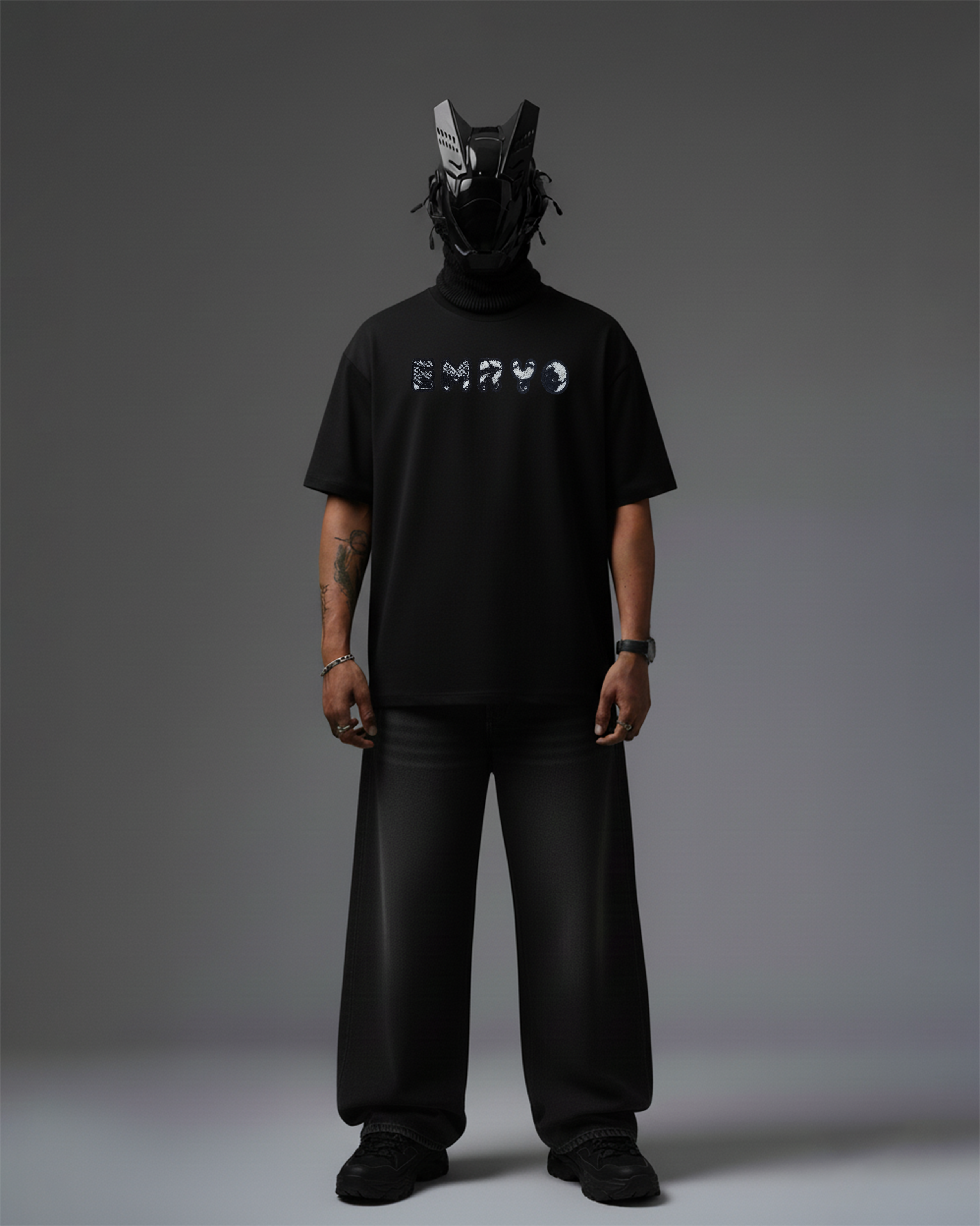 EMRYO APPLIQUE EMBROIDERY OVER-SIZED T SHIRT