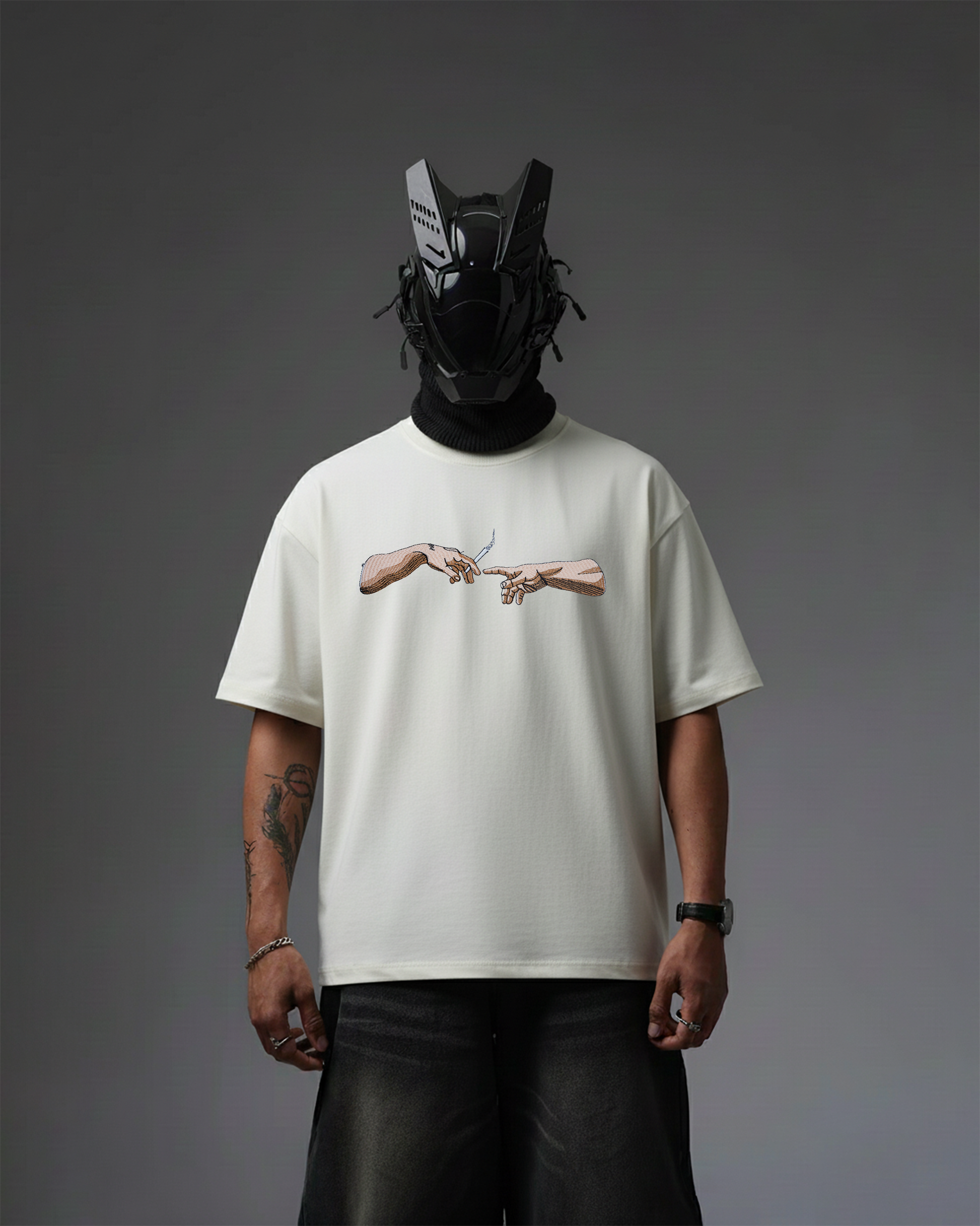 CIGAR HANDS EMBROIDERY OVER-SIZED T SHIRT