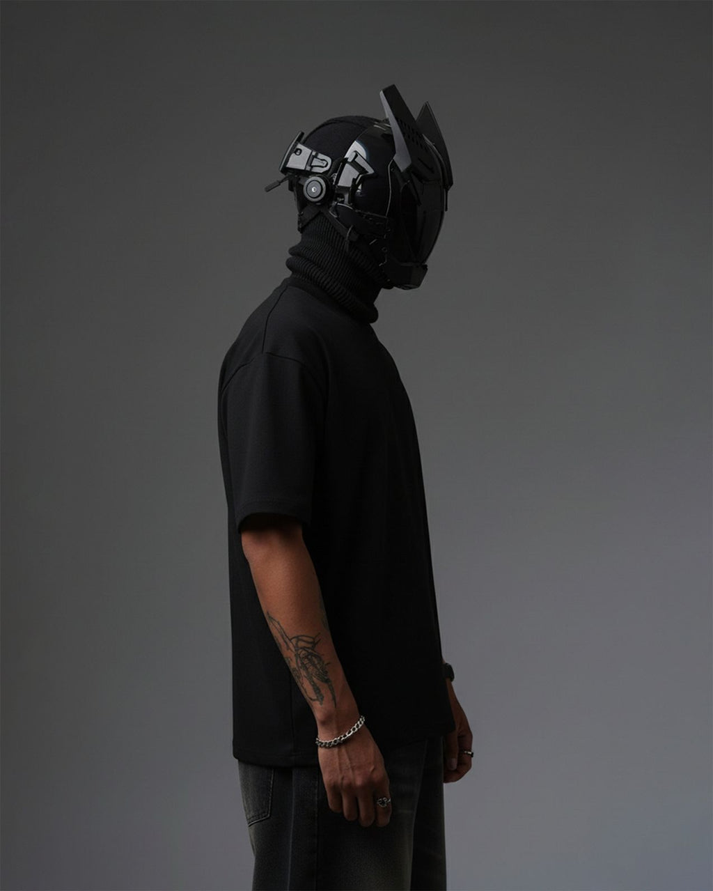 SKATER-BOT EMBROIDERY OVER-SIZED T SHIRT
