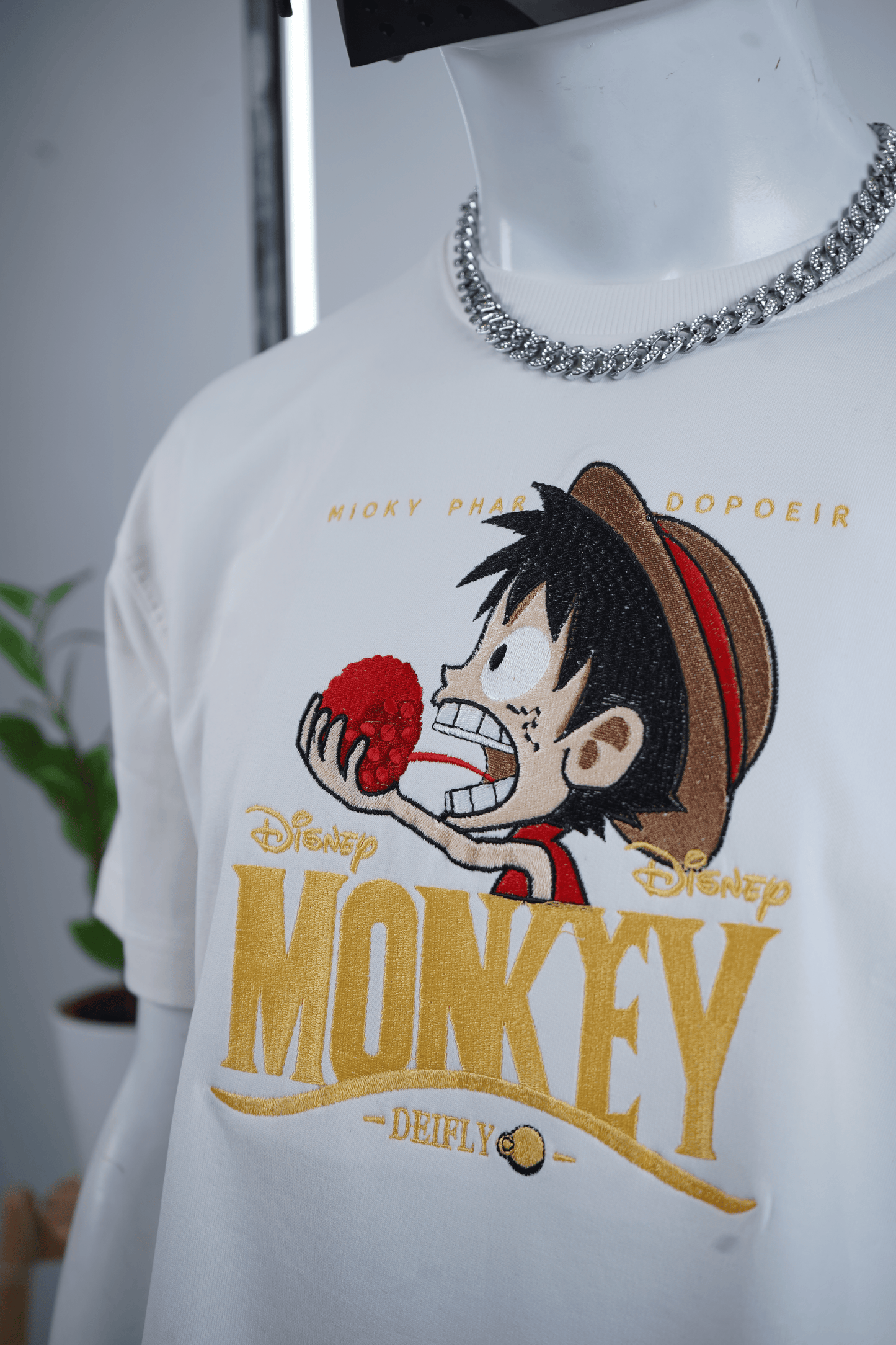 DISNEY LUFFY EMBROIDERY OVER-SIZED T SHIRT