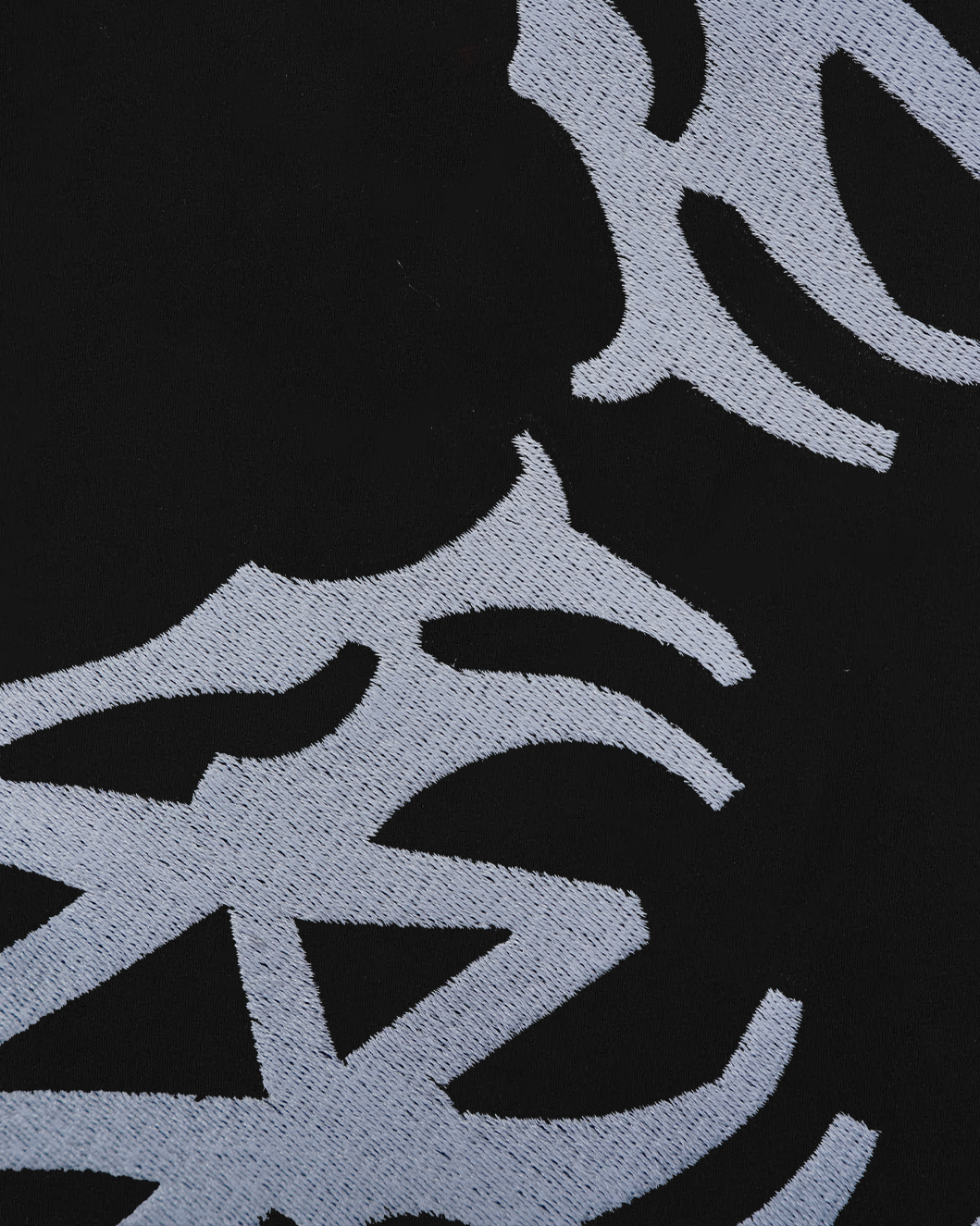 EMRYO CIRCLE EMBROIDERY OVER-SIZED T SHIRT