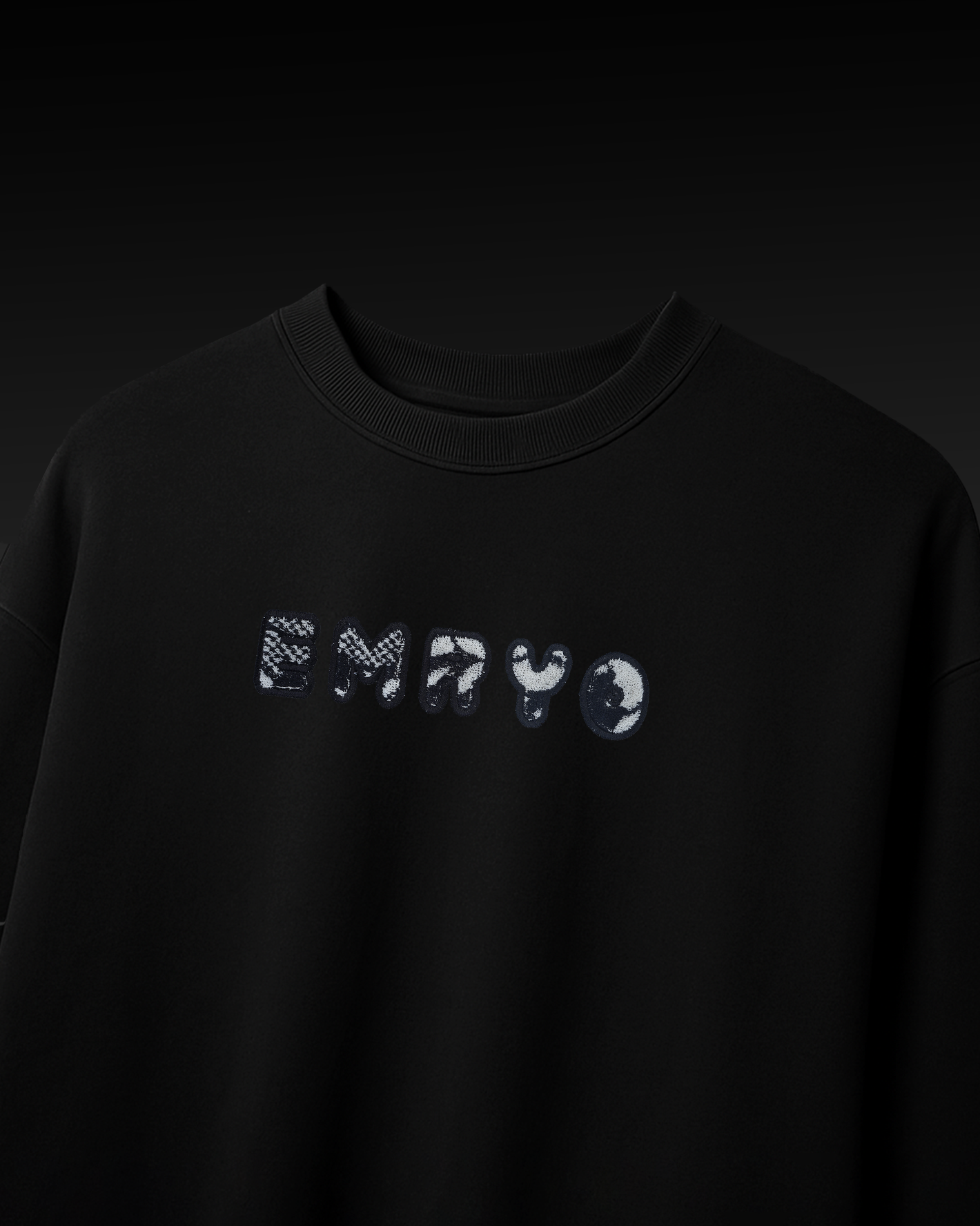 EMRYO APPLIQUE EMBROIDERY OVER-SIZED T SHIRT